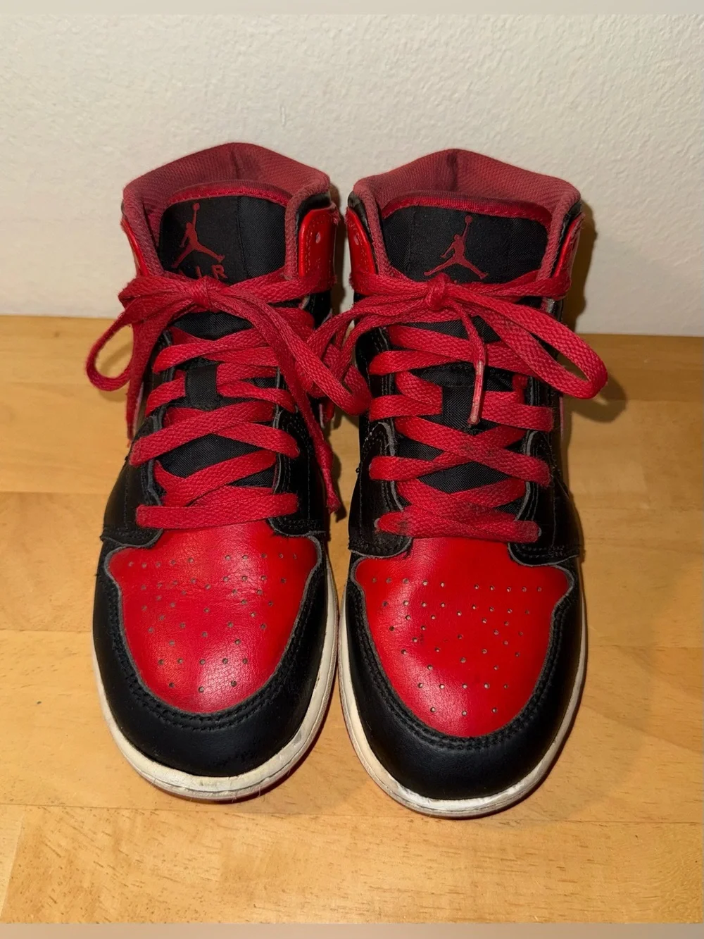 Jordan 1 Mid Bred Black Red Kids Youth Size 4Y DQ8423-060, Sneakers